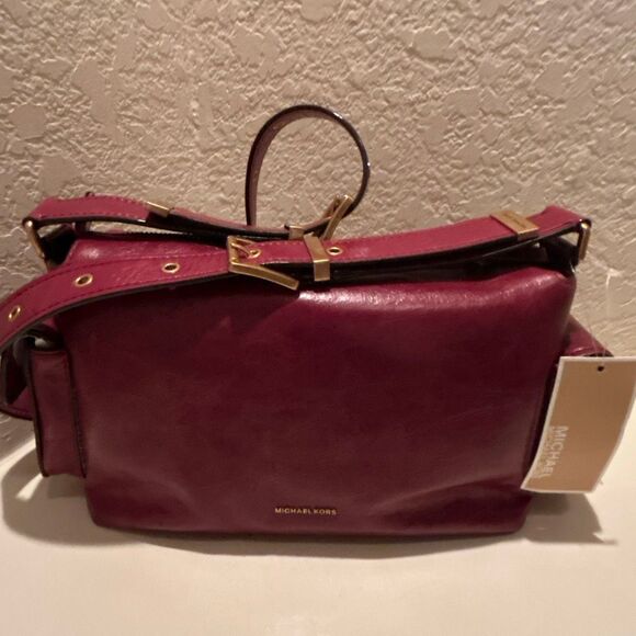 Michael Kors Dakota Multi Pocket Shoulder Bag Mulberry Leather Buckle Strap NWT - Picture 5 of 15